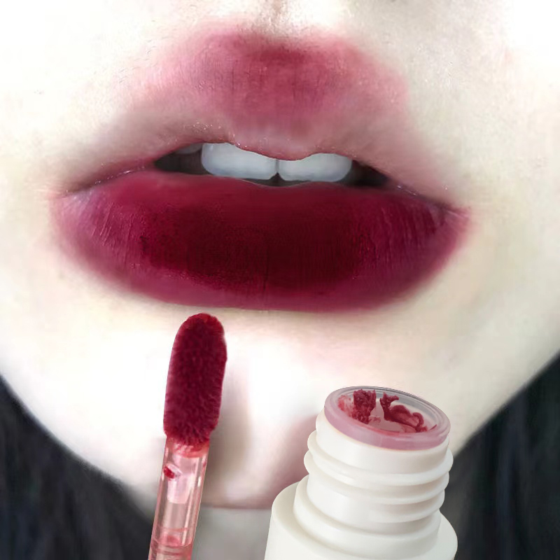 Lucidalabbra in velluto opaco  - Matte Velvet Lip Tint Long Lasting recensione e prezzo
